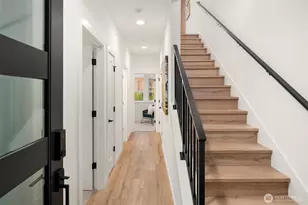 1013c 6th Ave N, Seattle, WA 98109 - Photo 4