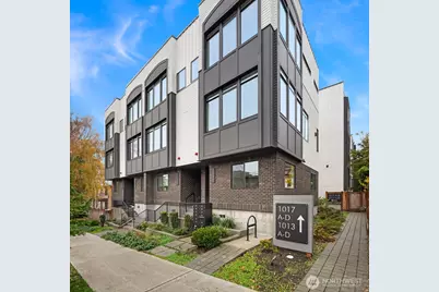 1013 C 6th Avenue N, Seattle, WA 98109 - Photo 2