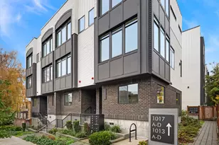 1013c 6th Ave N, Seattle, WA 98109 - Photo 2