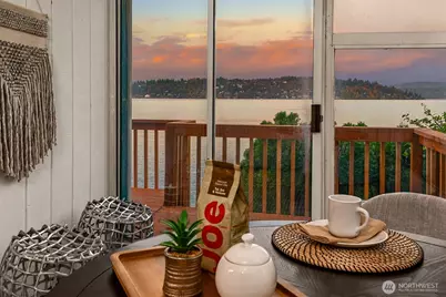 9764 Rainier Avenue S, Seattle, WA 98118 - Photo 10