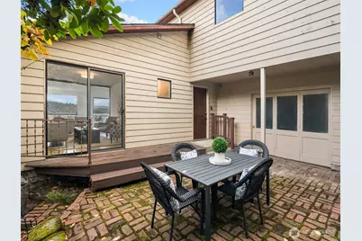 9764 Rainier Avenue S, Seattle, WA 98118 - Photo 16