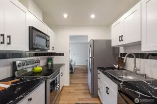 2858 32nd Ave W, Seattle, WA 98119 - Photo 10