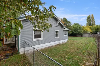 212 W 6th Street, Centralia, WA 98531 - Photo 18