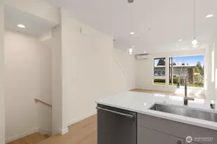 9225 A 14th Ave NW, Seattle, WA 98117 - Photo 14