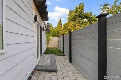 822 B S Sullivan Street, Seattle, WA 98108 - Photo 20