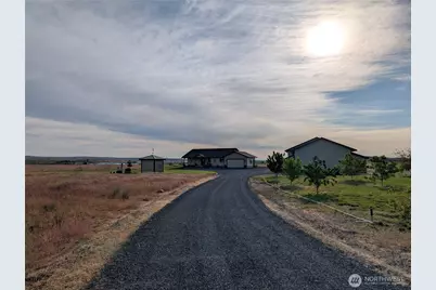 21625 Road D.5 NE, Soap Lake, WA 98851 - Photo 2