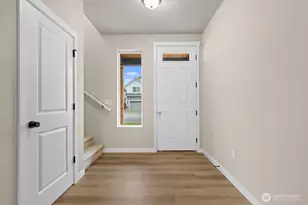 8220 49th St NE, Marysville, WA 98270 - Photo 6