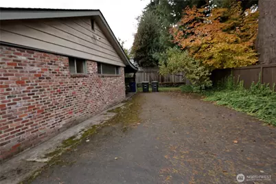 2105 100th Avenue NE, Bellevue, WA 98004 - Photo 26