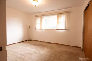 2105 100th Ave NE, Bellevue, WA 98004 - Photo 18