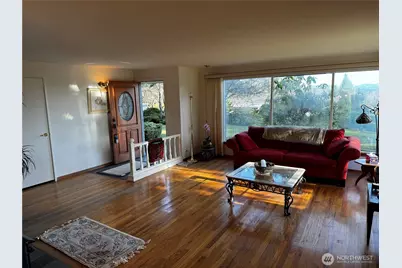 2105 100th Avenue NE, Bellevue, WA 98004 - Photo 6