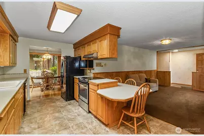 15729 Larch Way, Lynnwood, WA 98087 - Photo 4