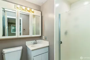 15729 Larch Way, Lynnwood, WA 98087 - Photo 10