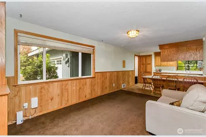 15729 Larch Way, Lynnwood, WA 98087 - Photo 2