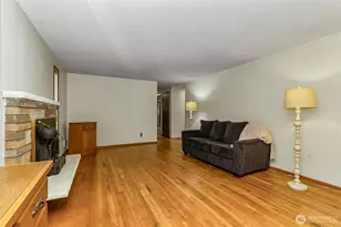 15729 Larch Way, Lynnwood, WA 98087 - Photo 6