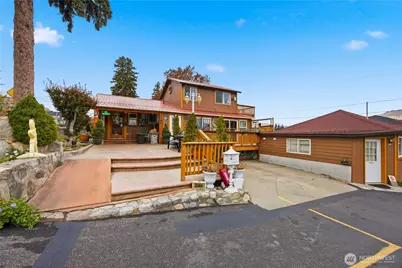 2044 W Woodin Avenue, Chelan, WA 98816 - Photo 2