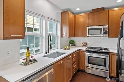 6015 Lanham Place SW, Seattle, WA 98126 - Photo 14