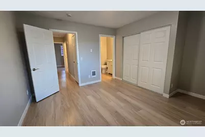 12432 SE 272 Place #B202, Kent, WA 98030 - Photo 16