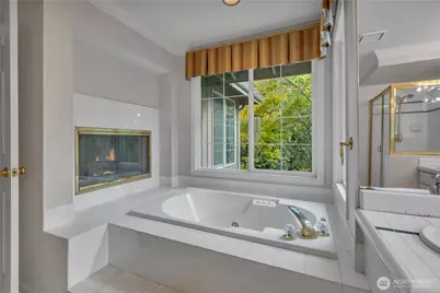 19225 SE 25th St, Sammamish, WA 98075 - Photo 22