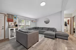 19941 Rhododendron Dr E, Bonney Lake, WA 98391 - Photo 2
