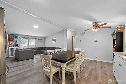 19941 Rhododendron Drive E, Bonney Lake, WA 98391 - Photo 6