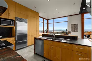 1527 E Howe St, Seattle, WA 98112 - Photo 14