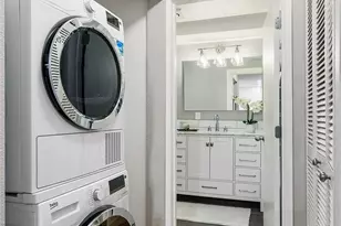 275 W Roy St, Seattle, WA 98119 - Photo 14