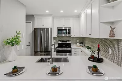 275 W Roy Street #119, Seattle, WA 98119 - Photo 10