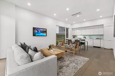 1114 26th Avenue #D, Seattle, WA 98122 - Photo 2