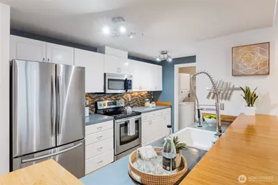 3221 SW Avalon Way #413, Seattle, WA 98126 - Photo 8