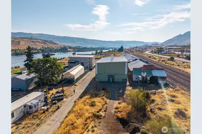 623 Goose Rock Lane, Malaga, WA 98828 - Photo 12