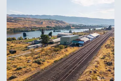 623 Goose Rock Lane, Malaga, WA 98828 - Photo 4