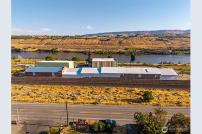 623 Goose Rock Lane, Malaga, WA 98828 - Photo 2