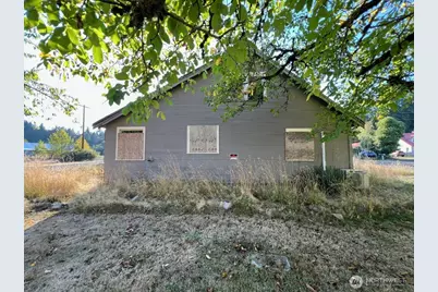 109 NW Laurel Street, Winlock, WA 98596 - Photo 2