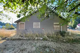 109 NW Laurel St, Winlock, WA 98596 - Photo 2