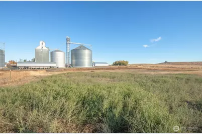 601 E 1st St, Waterville, WA 98858 - Photo 1