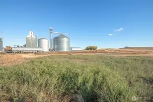 601 E 1st St, Waterville, WA 98858 - Photo 1