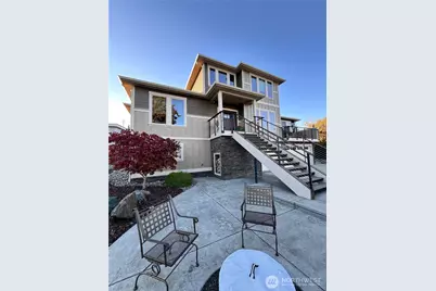 7940 Beach Drive E, Port Orchard, WA 98366 - Photo 2