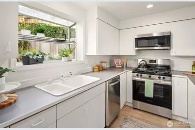 315 27th Avenue E, Seattle, WA 98112 - Photo 12