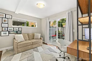 4535 NE 55th St, Seattle, WA 98105 - Photo 2