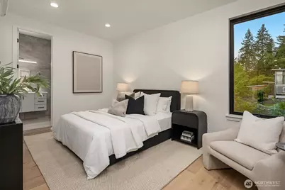 7626 NE 10th Street, Medina, WA 98039 - Photo 32