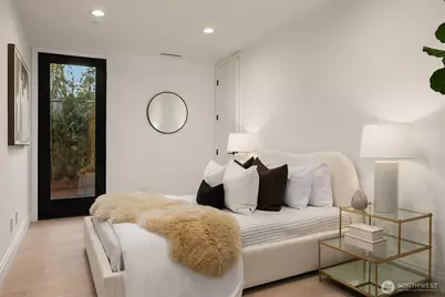 7626 NE 10th Street, Medina, WA 98039 - Photo 16