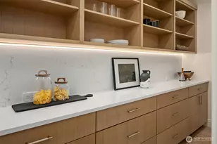 7626 NE 10th St, Medina, WA 98039 - Photo 12