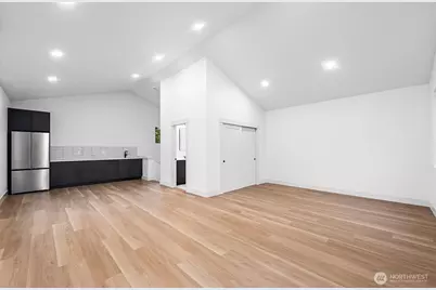 10813 24th Avenue NE, Seattle, WA 98125 - Photo 32