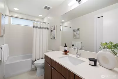 2212 Franklin Avenue E #B, Seattle, WA 98102 - Photo 18