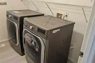 9925 S 242nd Pl, Kent, WA 98030 - Photo 8