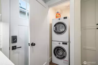 2100 1st Avenue W, Seattle, WA 98119 - Photo 2