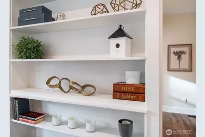 2100 1st Avenue W, Seattle, WA 98119 - Photo 8