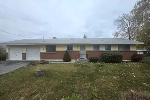 800 N Kentucky Ave, East Wenatchee, WA 98802 - Photo 2