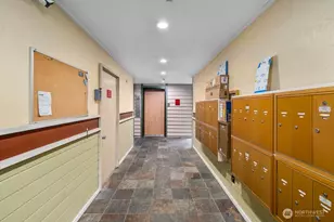 9512 1st Ave NE, Seattle, WA 98115 - Photo 10