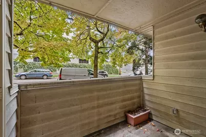 9512 1st Avenue NE #202, Seattle, WA 98115 - Photo 8